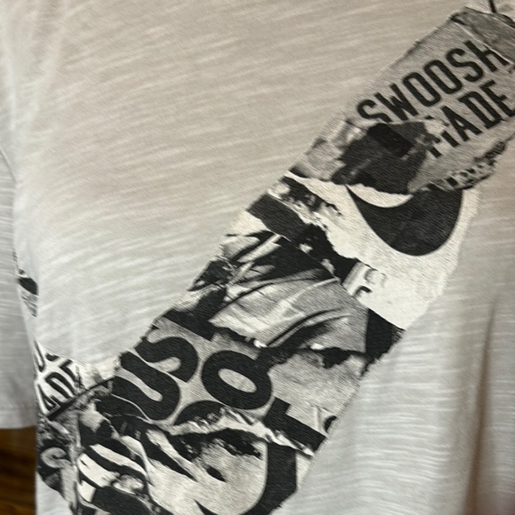 Nike Men's Gray Graphic T-Shirt - Picture 3 of 6